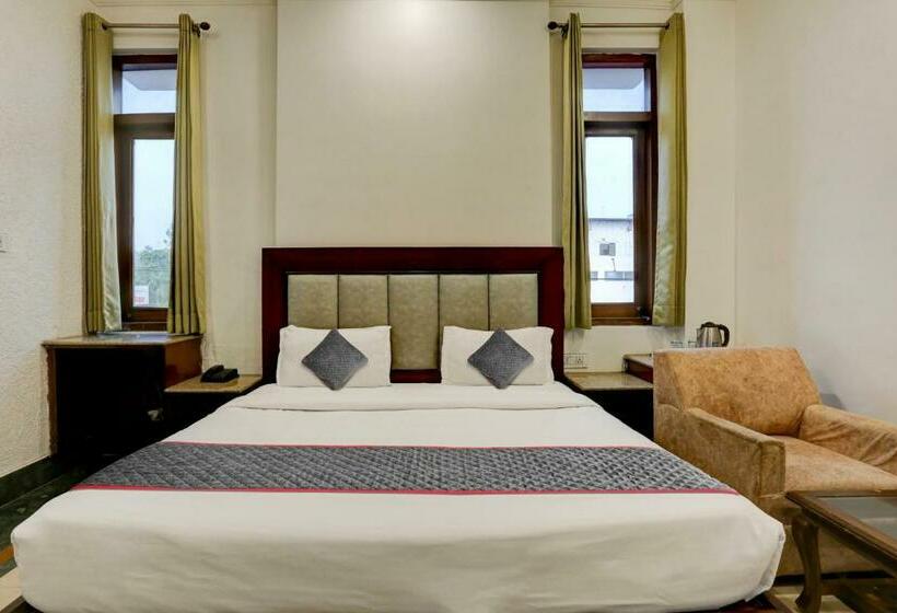 Номер Стандарт, Townhouse Hotel Selaqui Inn