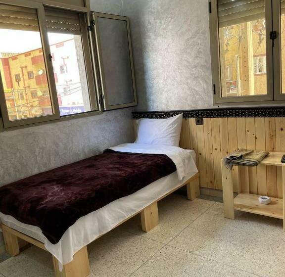 带共用浴室的标准房间, Hôtel Bahnini