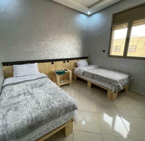 غرفة قياسية حمام مشترك, Hôtel Bahnini