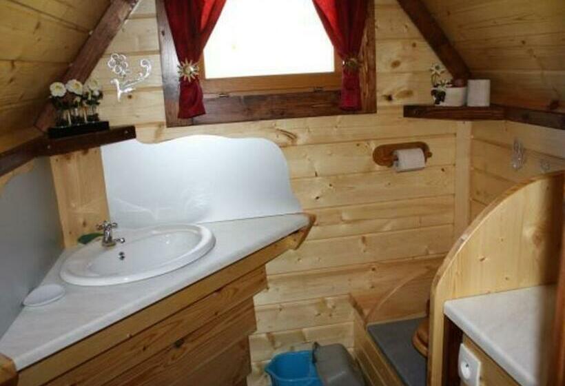 חדר סטנדרט, Escapade Romantique: Cabane Avec Terrasse Panoramique, Poêle à Bois Et éclairage Multicolore   Fr 1