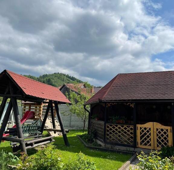 침실 1개 주택, Pensiunea Andora