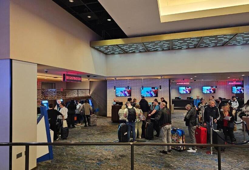 غرفة بريميوم رباعية, Center Spot Unit Strip Las Vegas