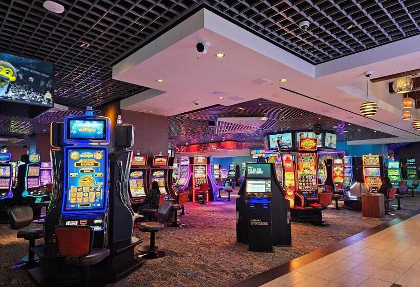 اتاق پریمیوم چهارنفره, Center Spot Unit Strip Las Vegas