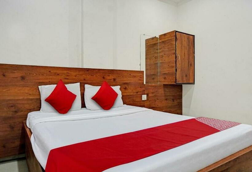 豪华三人间, O Mayur Lodge