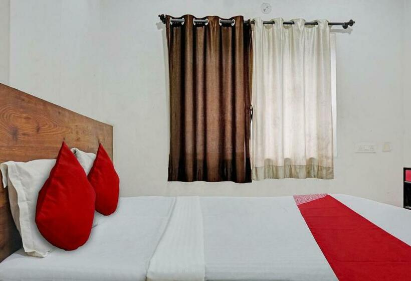 豪华三人间, O Mayur Lodge