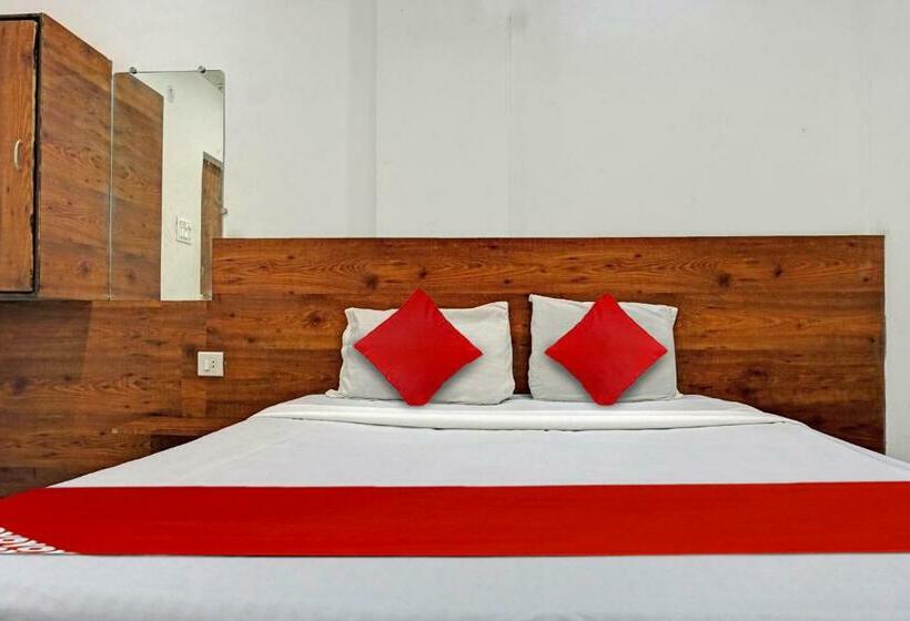 豪华三人间, O Mayur Lodge