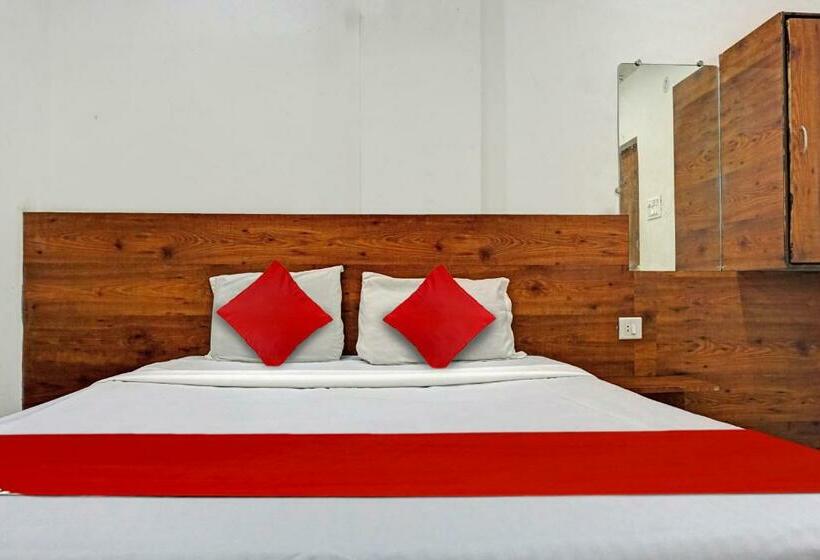 豪华三人间, O Mayur Lodge