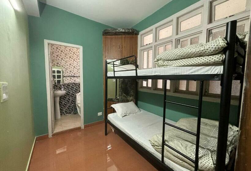 تختخواب در اتاق مشترک, Zu Zu Hostels