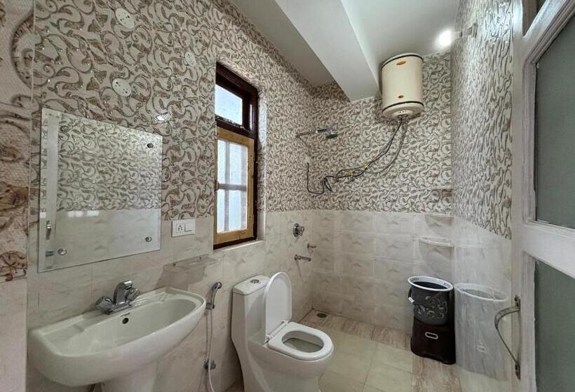 اتاق اکونومی, Zu Zu Hostels