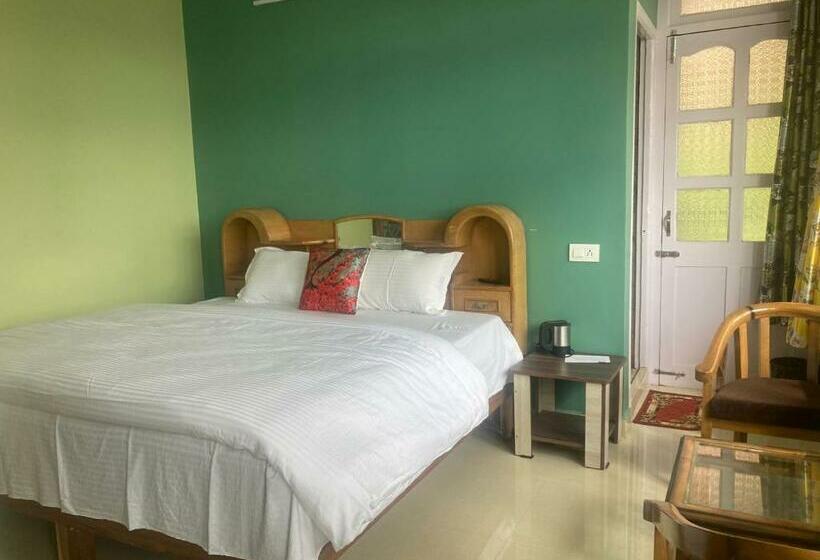 اتاق لوکس با بالکن, Zu Zu Hostels