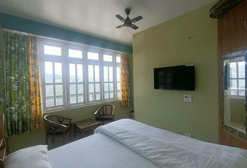 اتاق لوکس با بالکن, Zu Zu Hostels