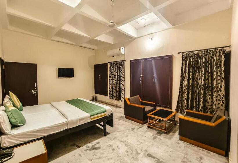 Deluxe Room, Rajshree Niwas