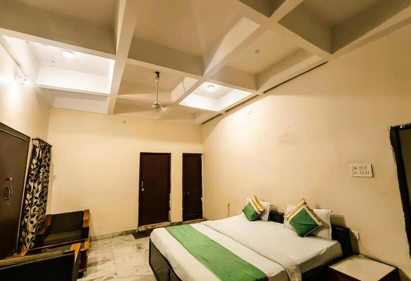 Deluxe Room, Rajshree Niwas
