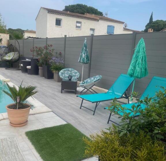 Апартаменты 2 Спальни, L Hacienda, Haut De Villa De Deux Chambres, Avec Salle De Bain Et Toilettes Wc Privative