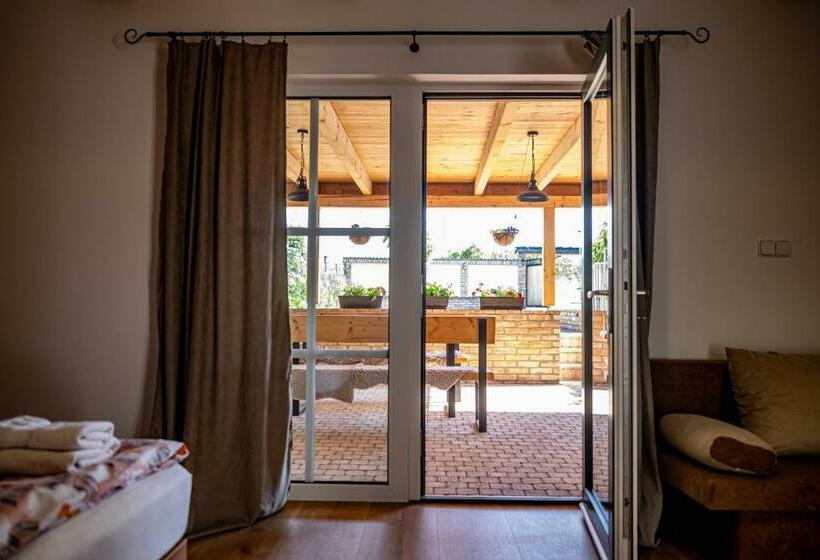 침실 1개 테라스 아파트, U Katalpy