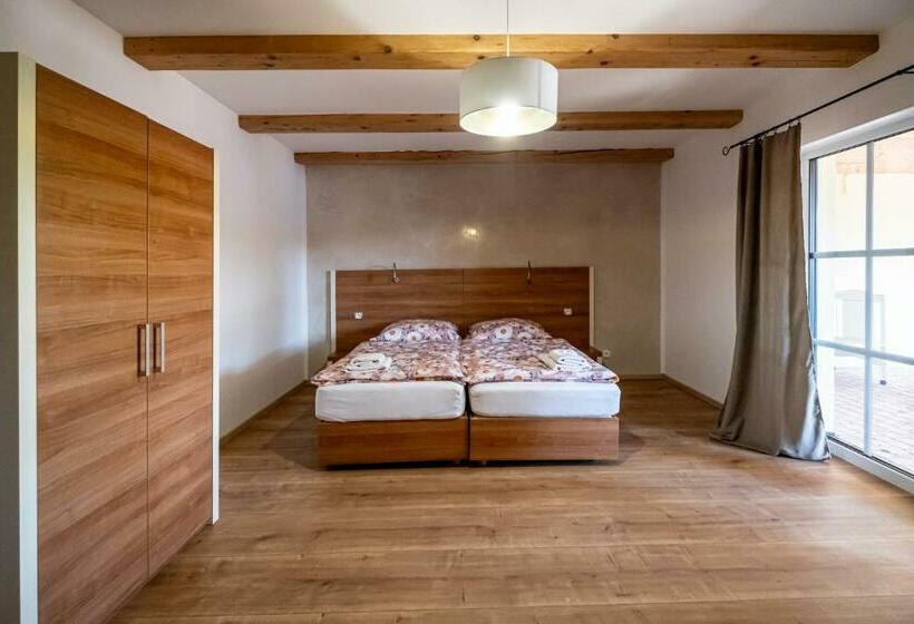 침실 1개 테라스 아파트, U Katalpy