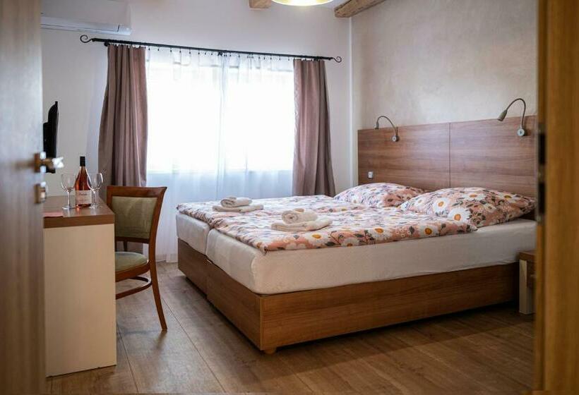 침실 2개 아파트, U Katalpy