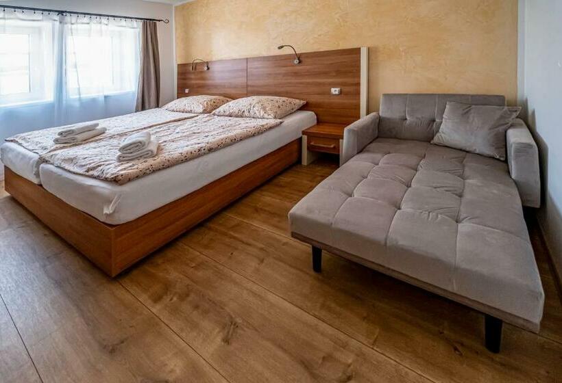 Апартаменты 2 Спальни, U Katalpy