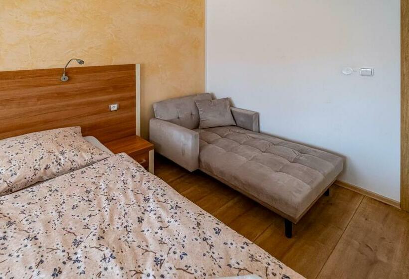 침실 2개 아파트, U Katalpy