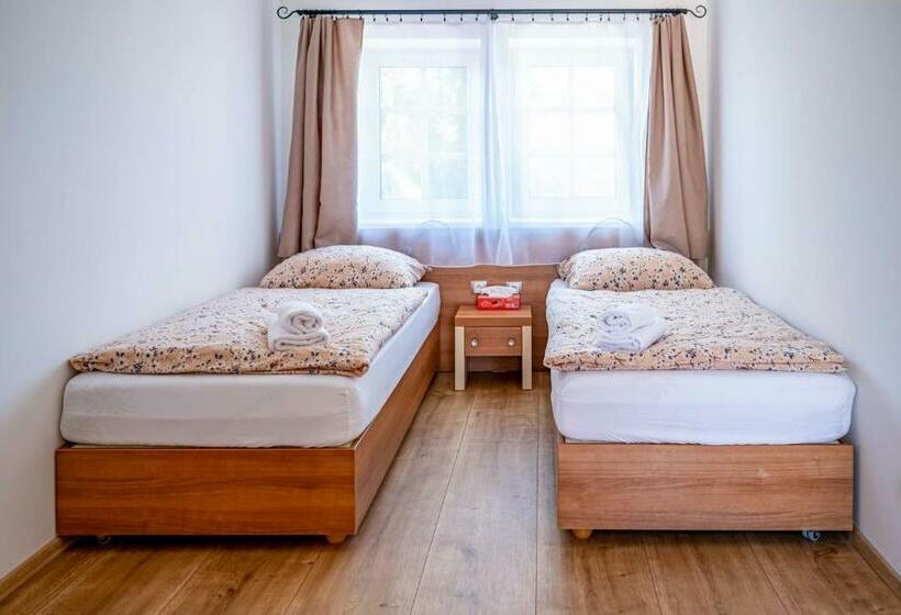 침실 2개 아파트, U Katalpy