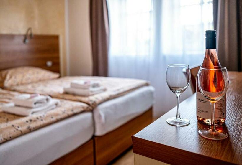 침실 2개 아파트, U Katalpy