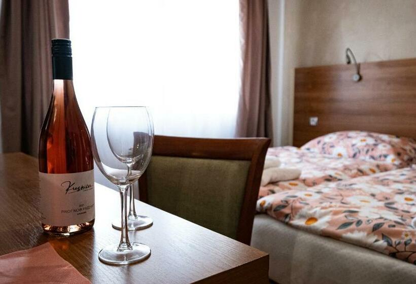 침실 2개 아파트, U Katalpy