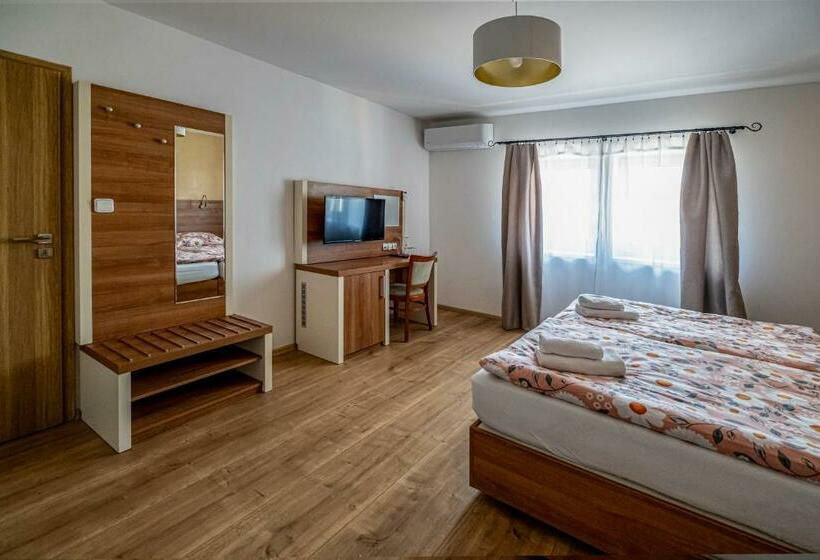 Номер Стандарт, U Katalpy