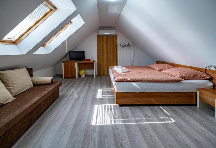 침실 1개 테라스 아파트, U Katalpy