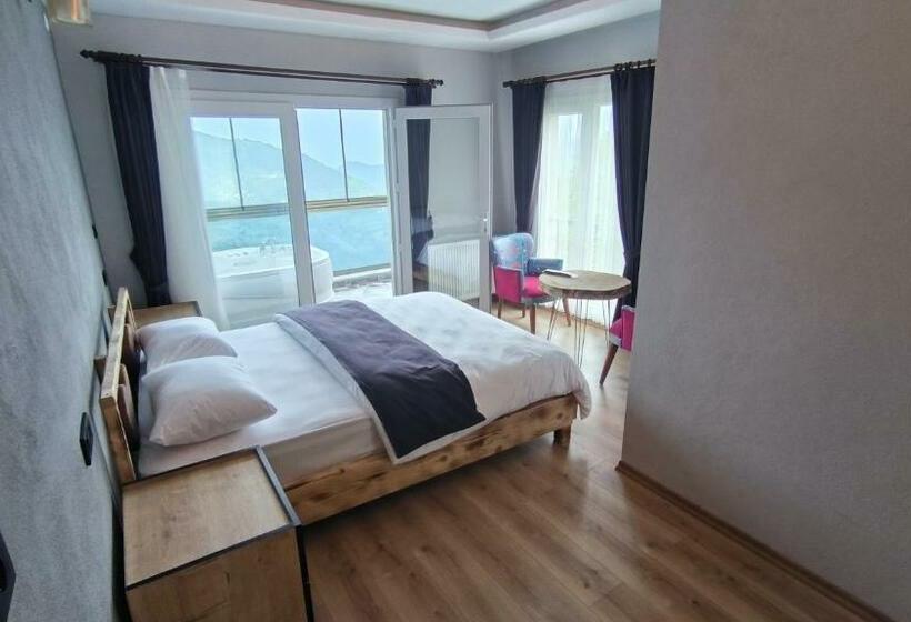 חדר סטנדרט עם מרפסת, Burahan Suite