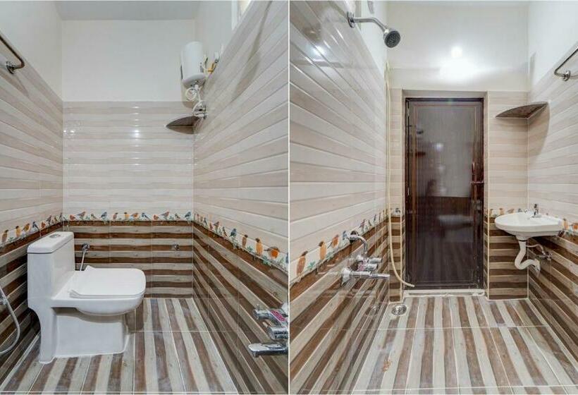 デラックスルーム, Fabexpress New Balaji Home Stay