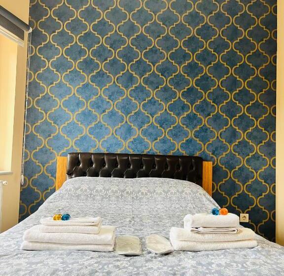 エコノミールーム, Kuzgun House