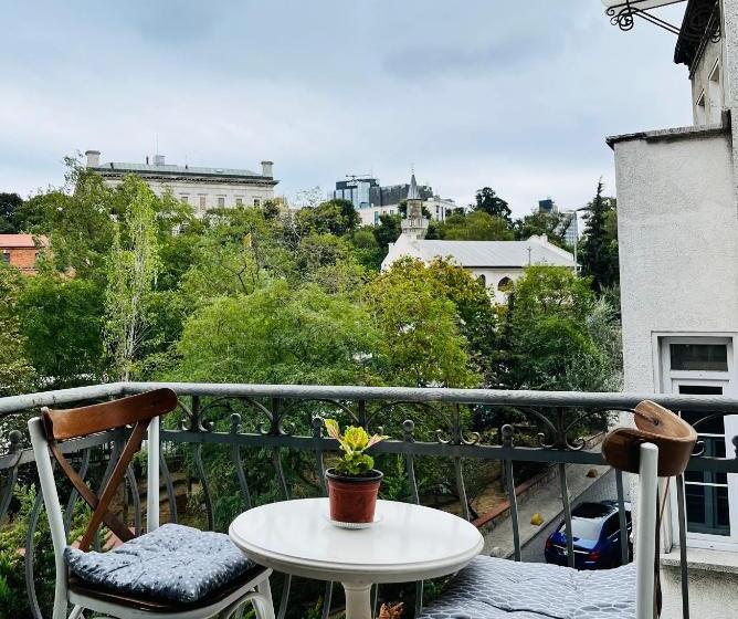 バルコニー付きデラックスルーム, Kuzgun House