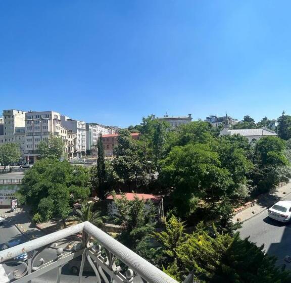 バルコニー付きデラックスルーム, Kuzgun House