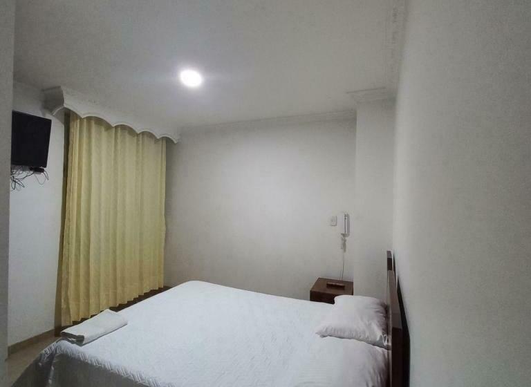 חדר אקונומי, Plaza 6