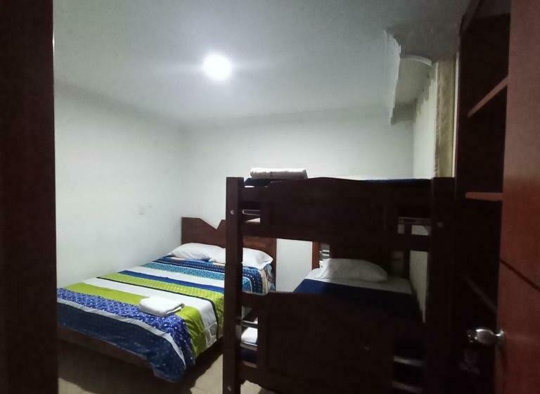 חדר קלאסי לארבעה, Plaza 6