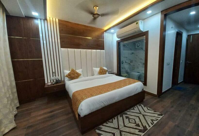 デラックスルーム, Taste Of India