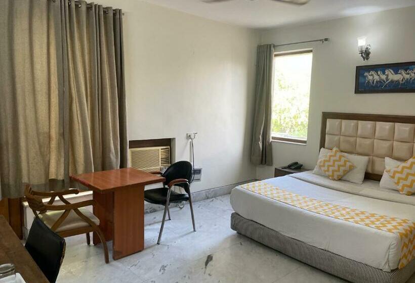 اتاق استاندارد با بالکن, Lutyens Villa Guest House Rooms