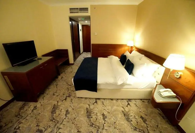اتاق لوکس با تخت بزرگ, Amman Paradise