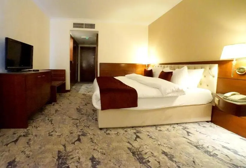 اتاق لوکس با تخت بزرگ, Amman Paradise