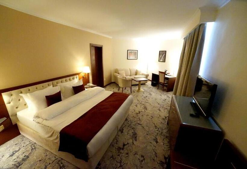 اتاق لوکس با تخت بزرگ, Amman Paradise