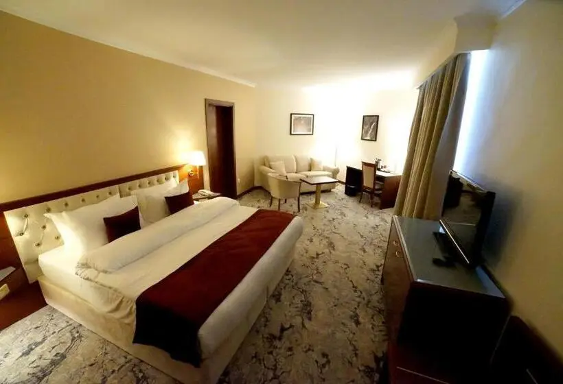 اتاق لوکس با تخت بزرگ, Amman Paradise