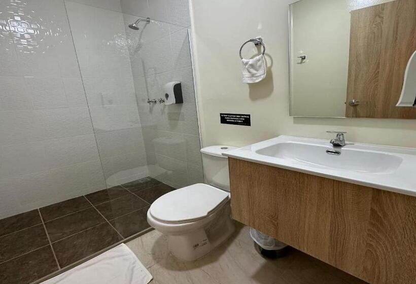 Номер Стандарт, Opera, Centro Medellín, Entertainment,y Bar, Solo Adultos