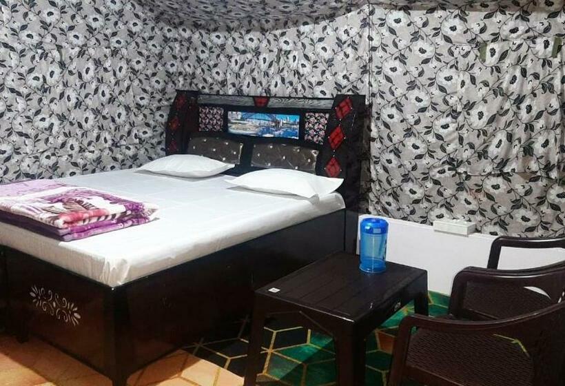 디럭스 룸, Djsr Camp