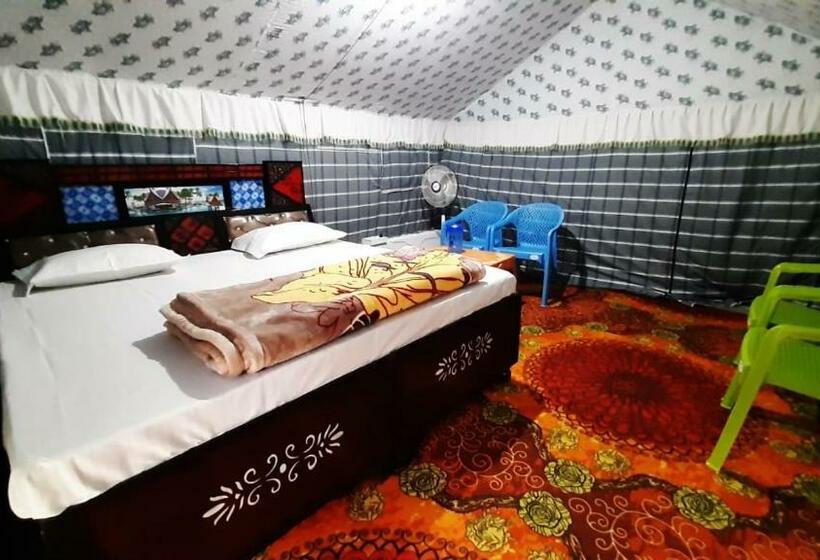 디럭스 룸, Djsr Camp