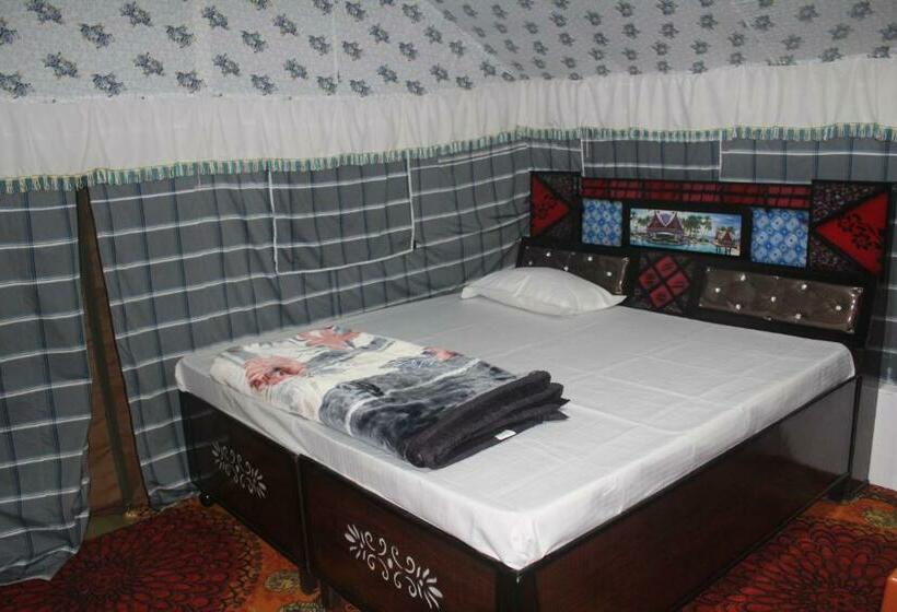 디럭스 룸, Djsr Camp