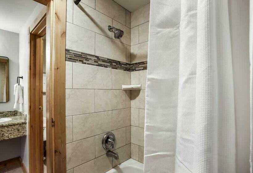 Апартаменты 1 Спальня с Видом, Studio @ The Village W/incredible Views~sleeps 4