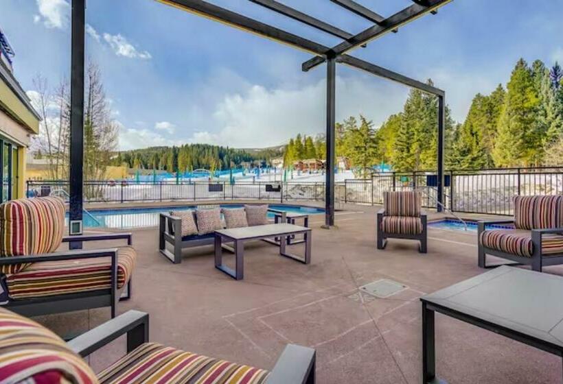 Апартаменты 1 Спальня с Видом, Studio @ The Village W/incredible Views~sleeps 4