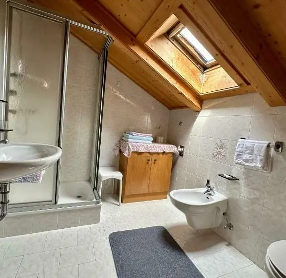 Huoneisto 1 Makuuhuone Näkymä, B&b & Apartments Gasser