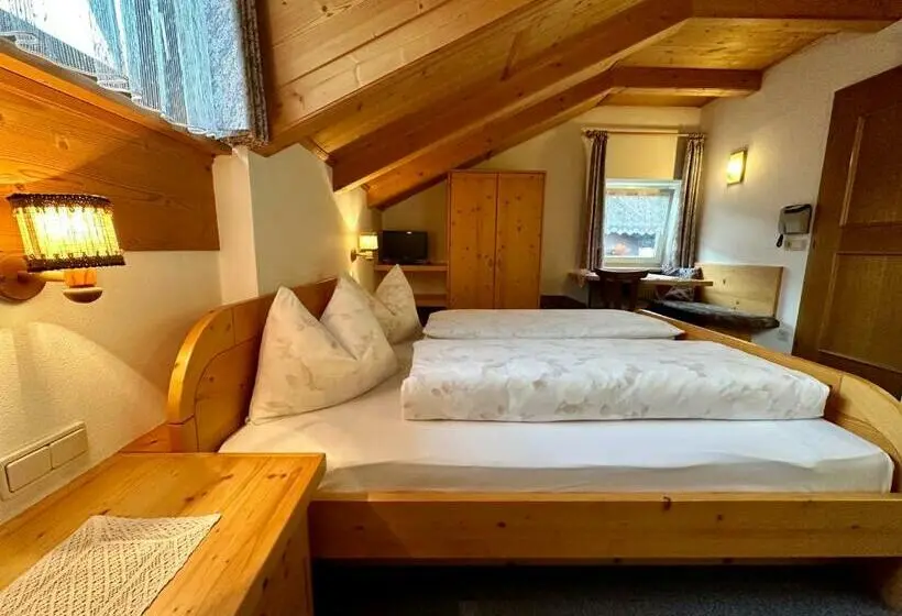 Economy-huone, B&b & Apartments Gasser