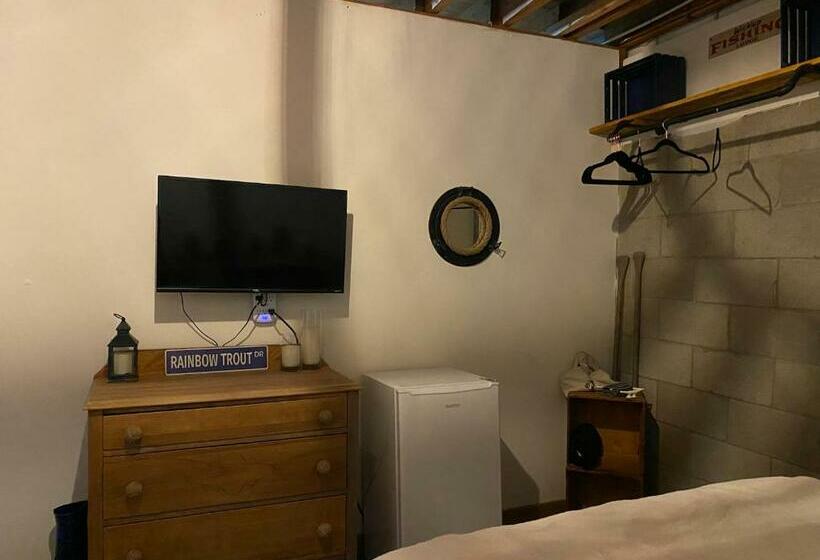 스탠다드 룸 공동 욕실, Wickiup Hébergement